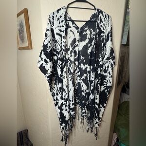 Volcom Stone Row Cotton Fringe Kimono Shawl Black White Boho Festival Wrap